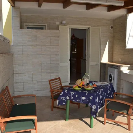 בית נופש Two-story House In With Outdoor Spaces And Air Conditioning